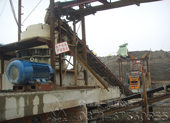 圓錐破碎機現(xiàn)場